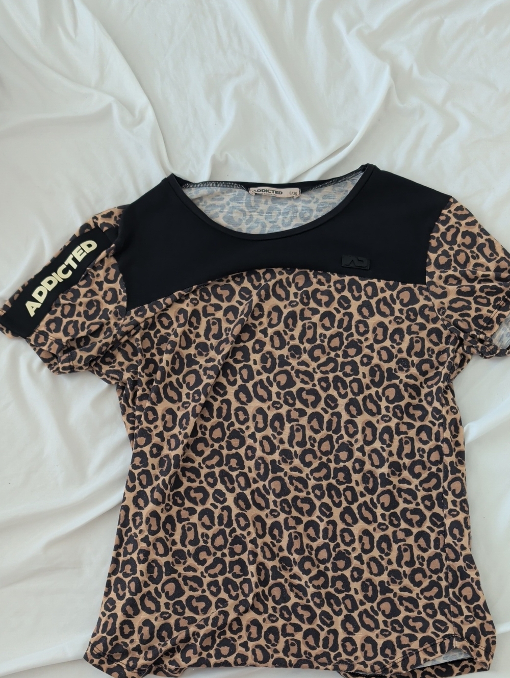 ADDICTED | Leopard Print Crewneck T-Shirt in Black and Tan